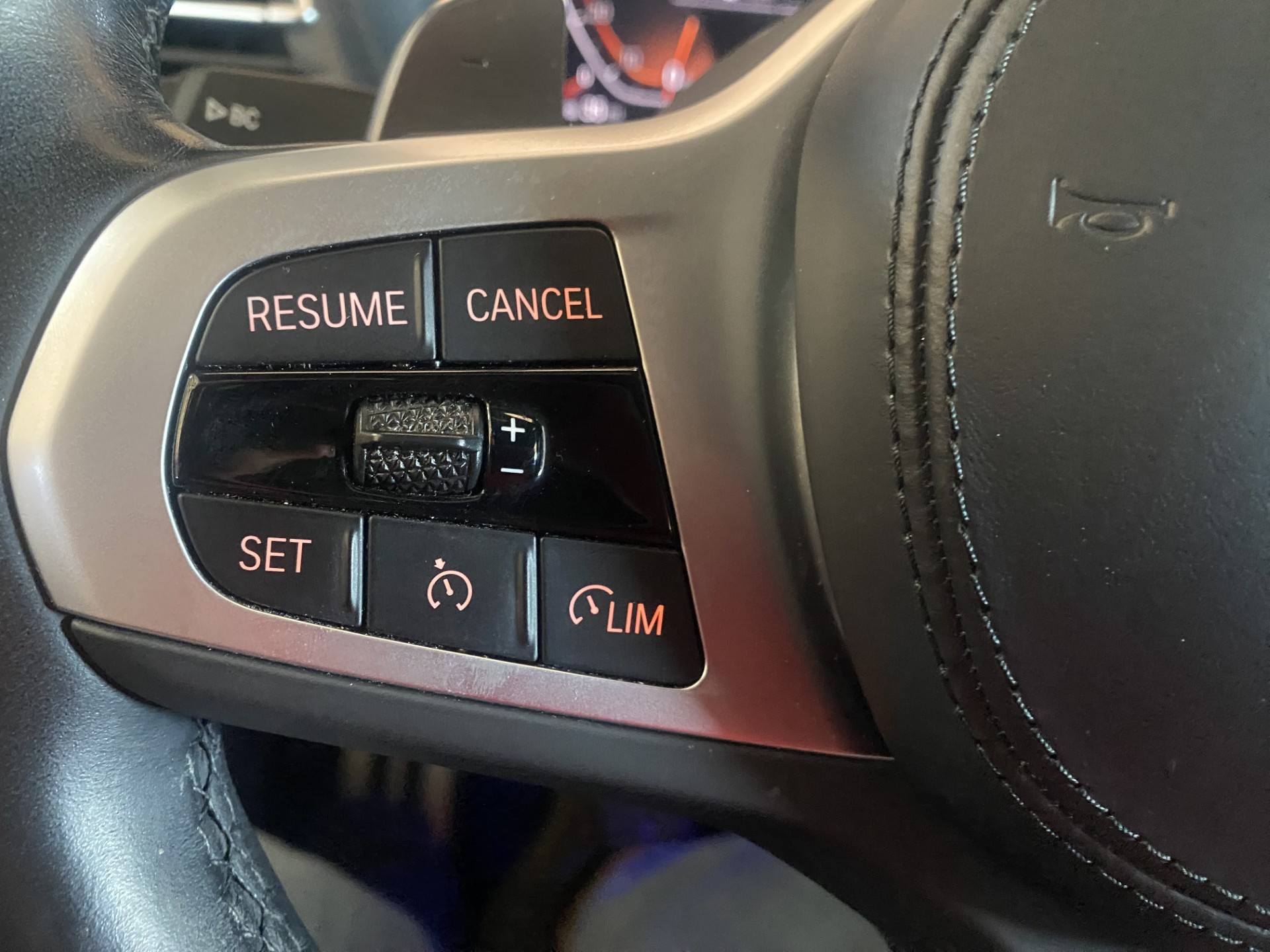 Used 2022 Black BMW xDrive30i image 16