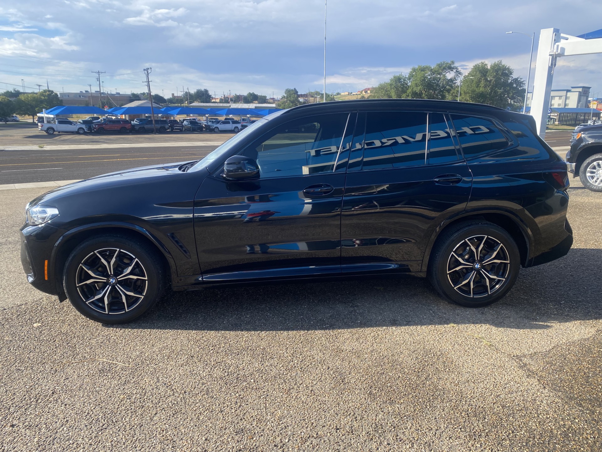 Used 2022 Black BMW xDrive30i image 5