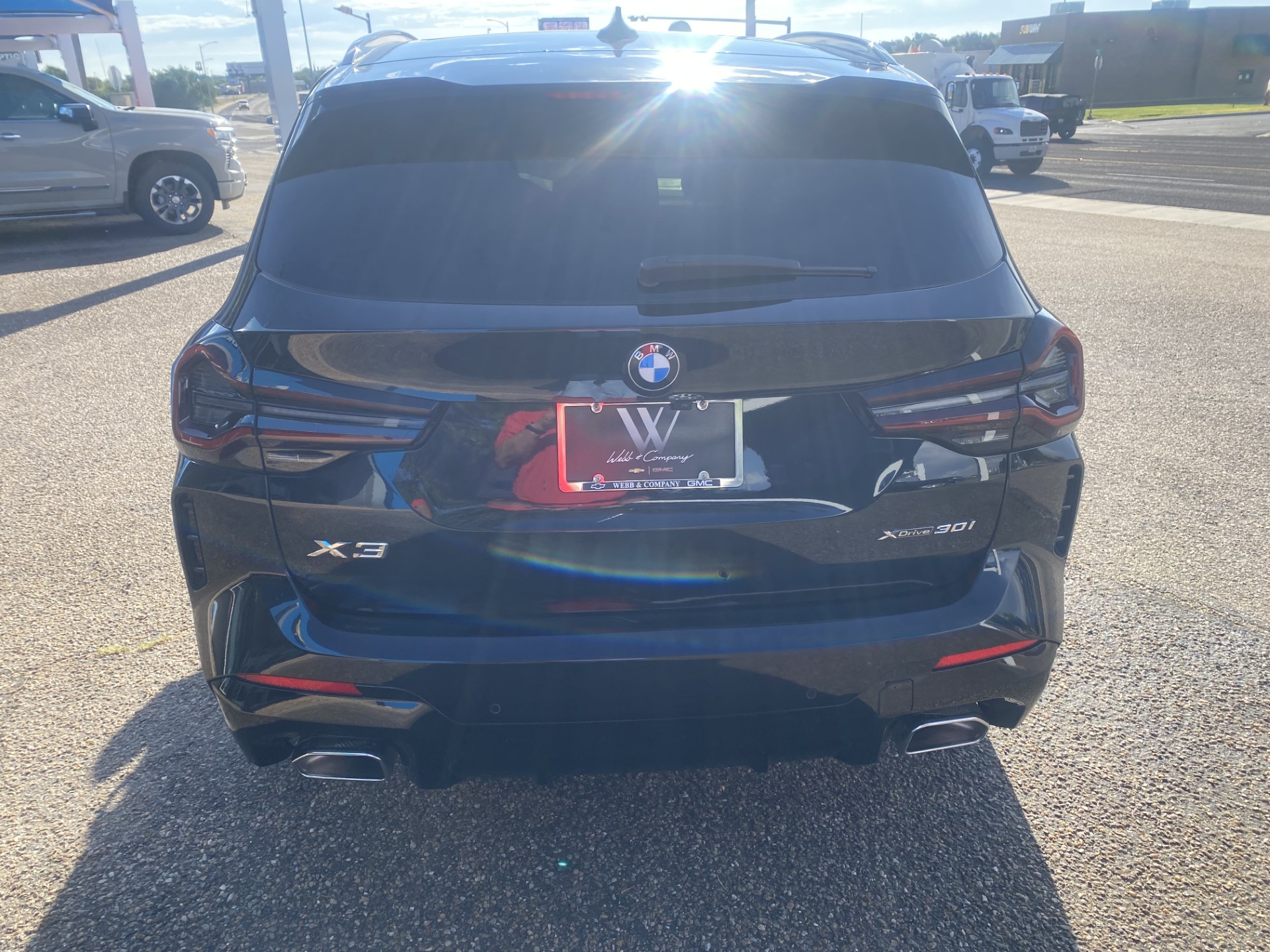Used 2022 Black BMW xDrive30i image 7