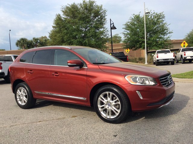 Pre-Owned 2015 Volvo XC60