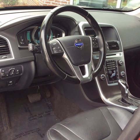 Pre-Owned 2015 Volvo XC60
