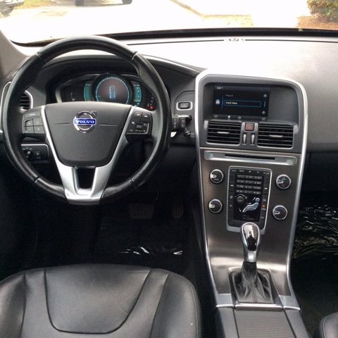 Pre-Owned 2015 Volvo XC60