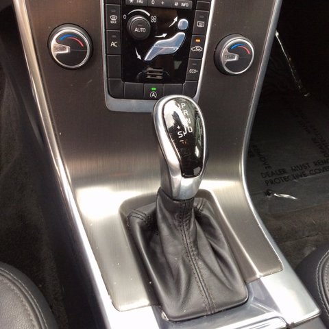 Pre-Owned 2015 Volvo XC60