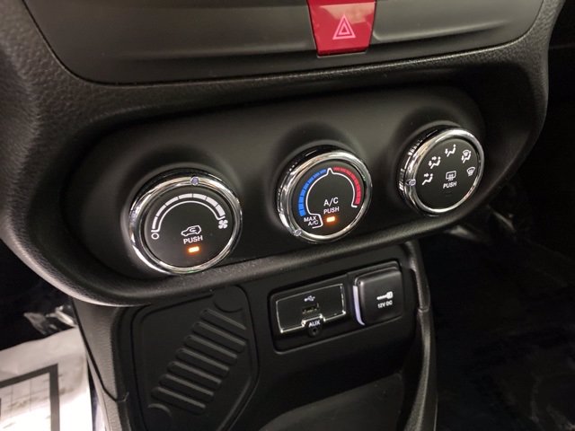 Pre-Owned 2017 Jeep Renegade
