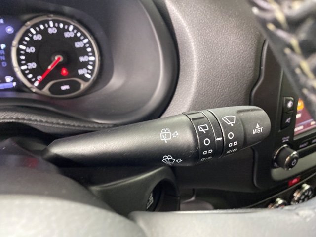 Pre-Owned 2017 Jeep Renegade
