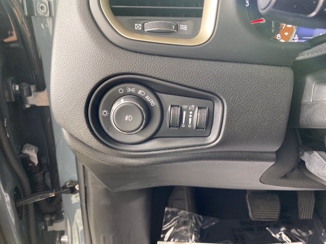 Pre-Owned 2017 Jeep Renegade