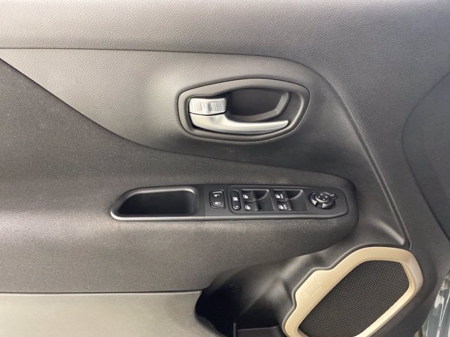Pre-Owned 2017 Jeep Renegade