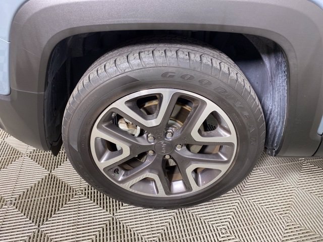 Pre-Owned 2017 Jeep Renegade