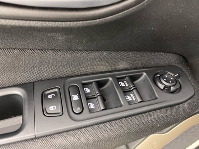 Pre-Owned 2017 Jeep Renegade